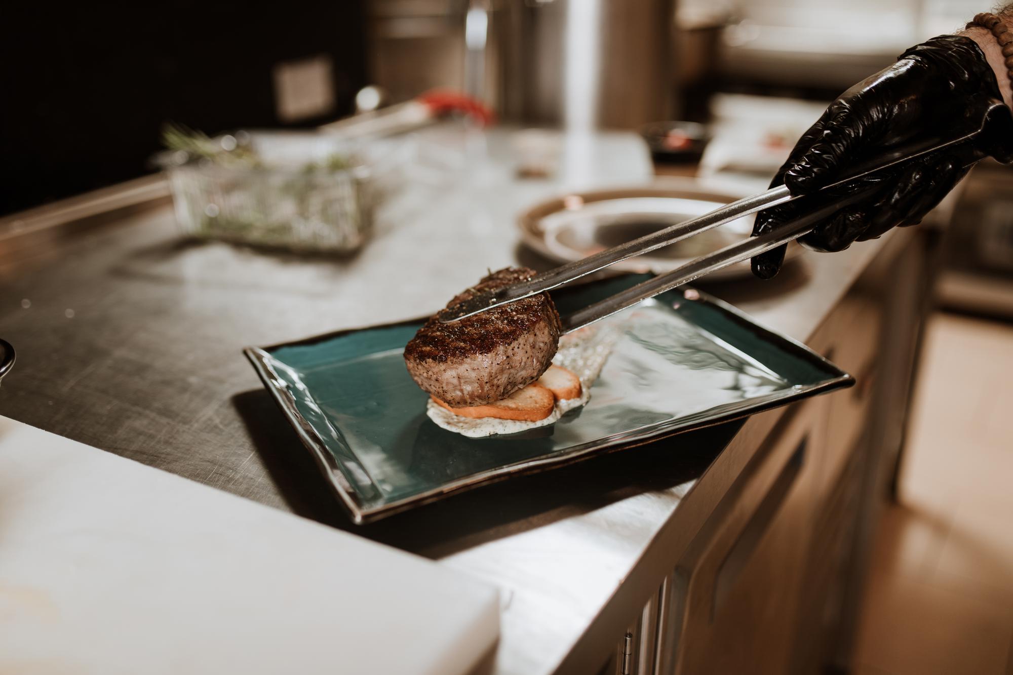 Prezentacja techniki sous-vide podczas lekcji